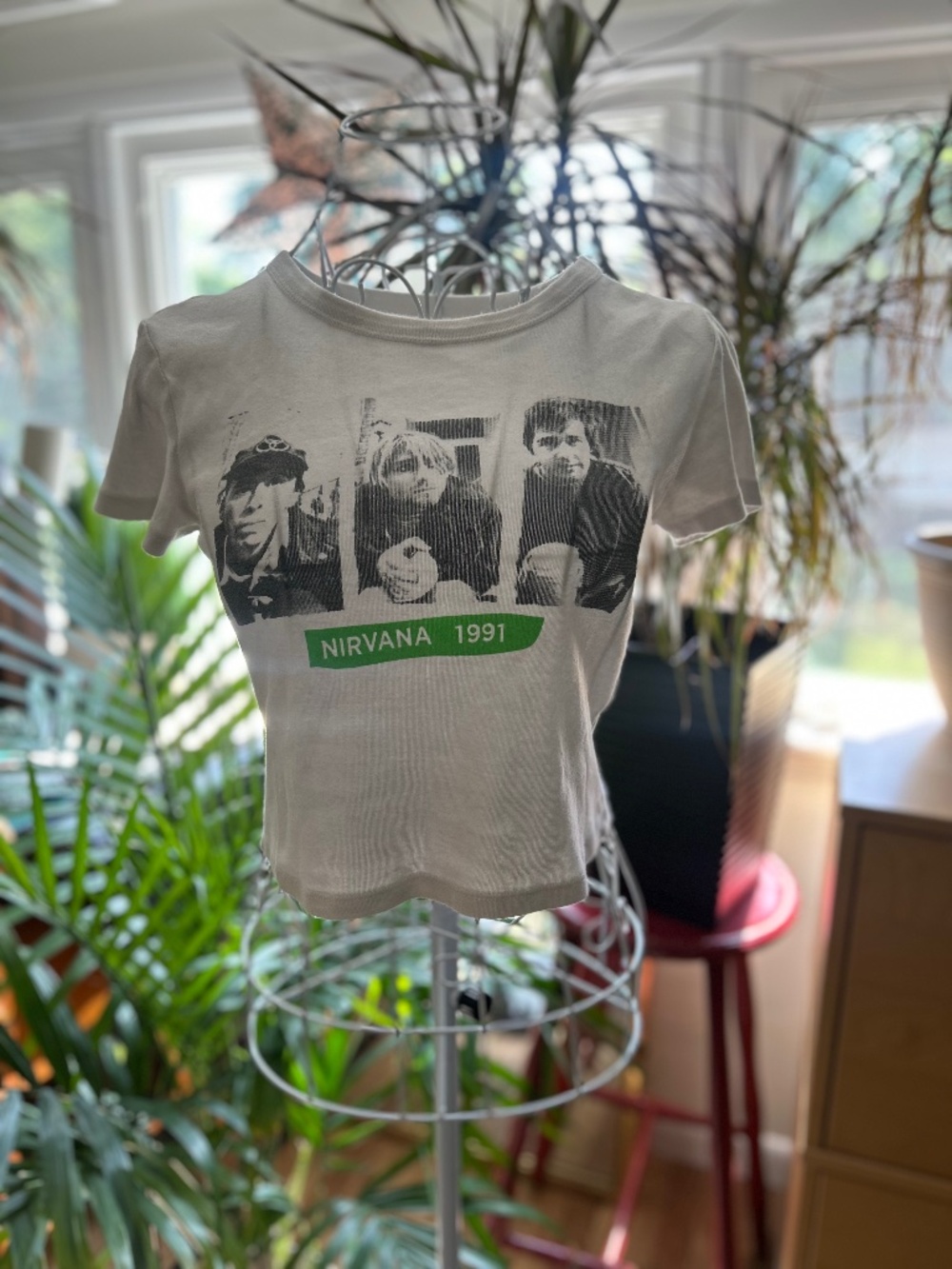 American Eagle Nirvana 1991 cropped tee
